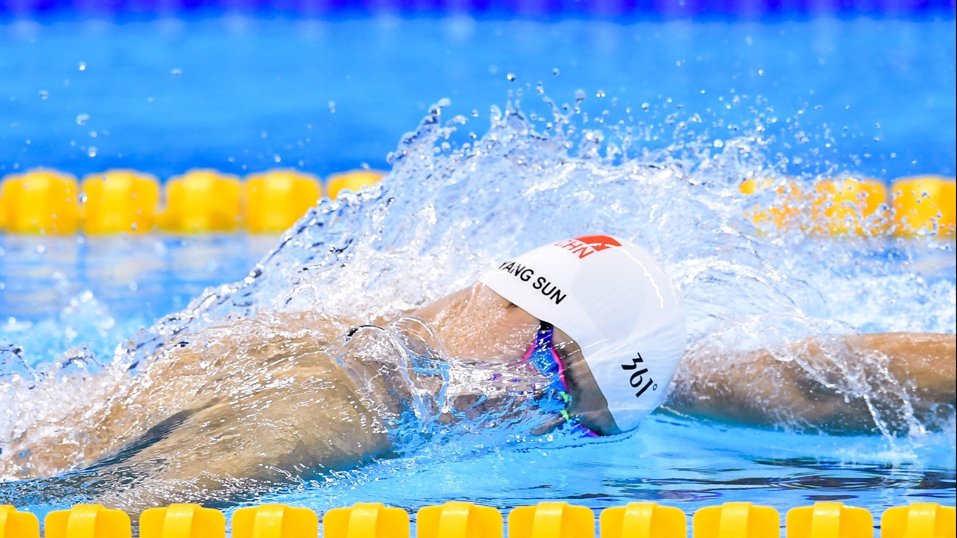 足球赛场焦点！巴西队对阵日本队，豪门翻车，赛后引发巨大争议
